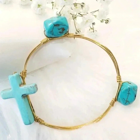 Faux Turquoise wire Bracelet Cross - Picture 2 of 3